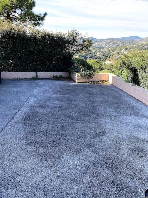 Agreable Appartement Vue Mer Les Issambres Exterior foto