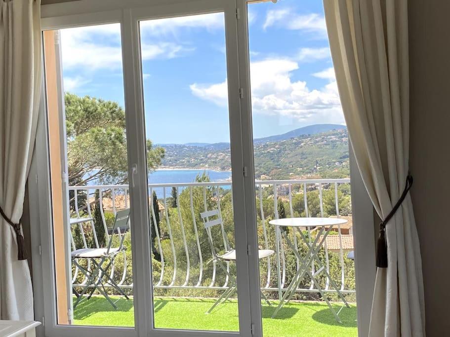 Agreable Appartement Vue Mer Les Issambres Exterior foto